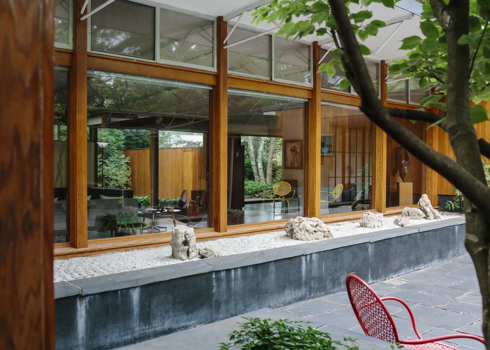 Alexander Girard residence In Michigan - back garden view