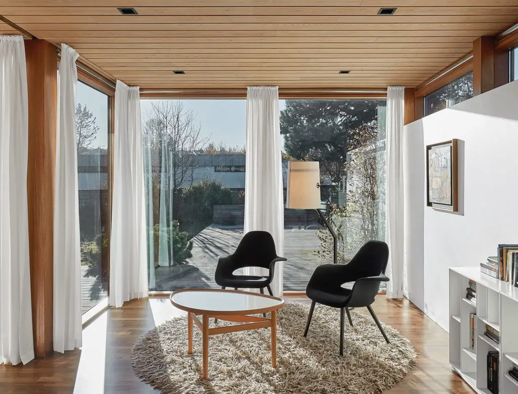 Midcentury home renovation in Iceland - Guðmundur Kr. Kristinsso - living room
