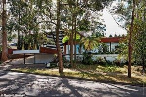 australian modernism Gerry Rippon tree house - Wahroonga - exterior