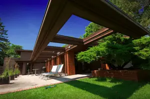 Frank lloyd wright - schwartz house - exterior