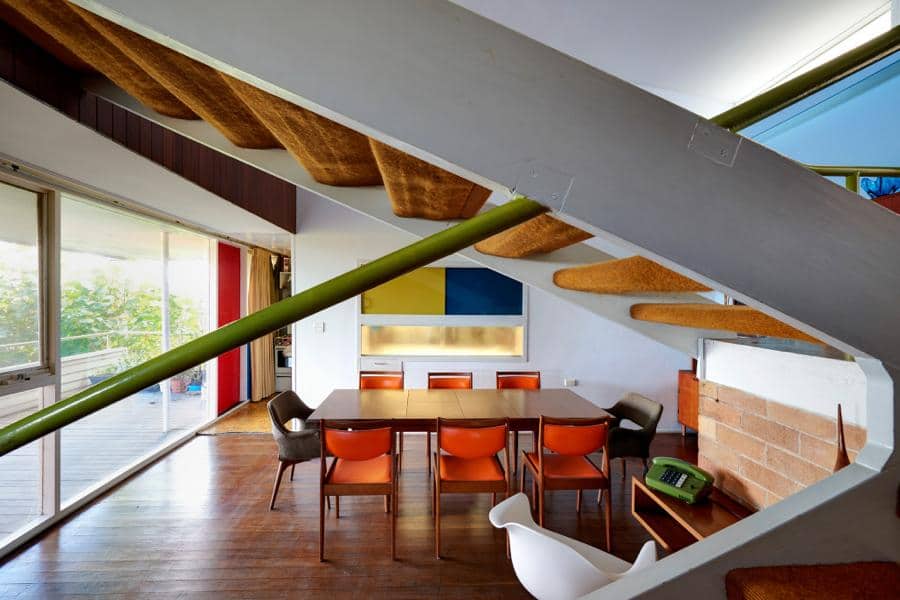 australian mid-century modern - harry-seidler---THURLOW-HOUSE living room staircase