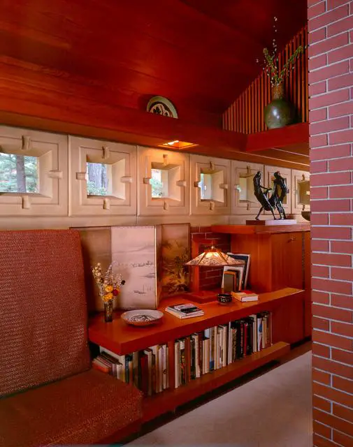 frank lloyd wright - zimmerman house - corridor