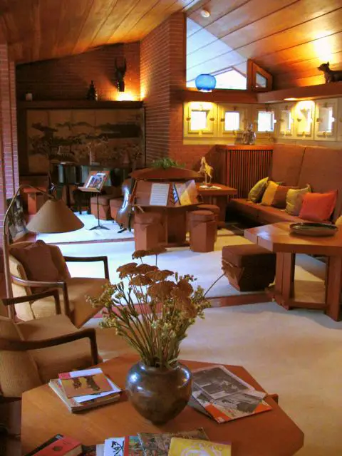 frank lloyd wright - zimmerman house - living room