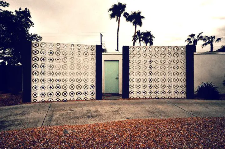 palm springs - concrete blocks - william krisel - darren bradley