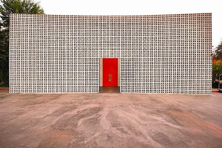 palm springs - decorative concrete blocks wall