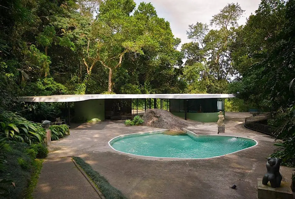 Oscar Niemeyer - House at Canoas