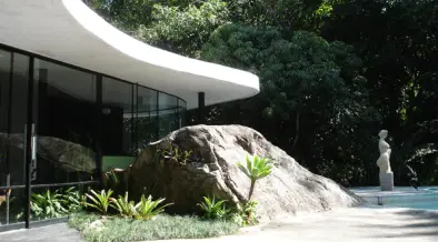 Oscar Niemeyer - House at Canoas
