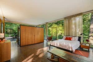Davis Rockwell glass House - bedroom