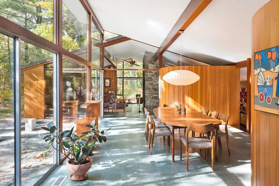 Mid Century house - architect Henry Hoover Massuchesetts - living room