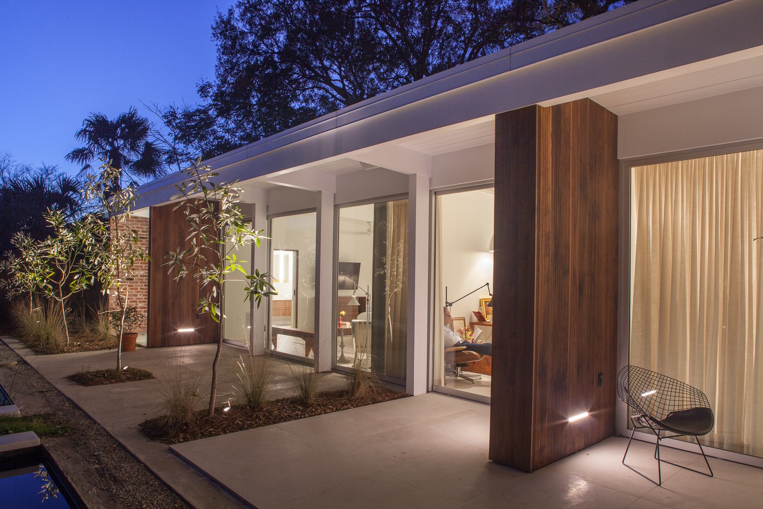 mid-century modern renovation in New Orleans - exterior