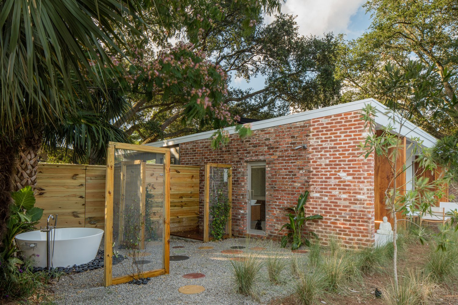 mid-century modern renovation in New Orleans - exterior
