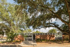 mid-century modern renovation in New Orleans - exterior