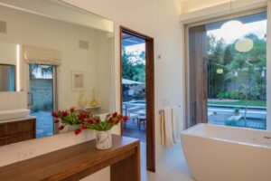 mid-century modern renovation in New Orleans - bathroom