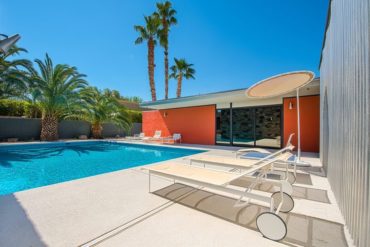 Swimming pool of Mid-century house in Rancho Mirage by E. Stewart Williams