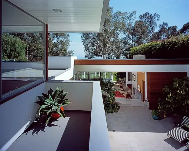 Richard Neutra Freedman Residence First Floor Terrace Corner