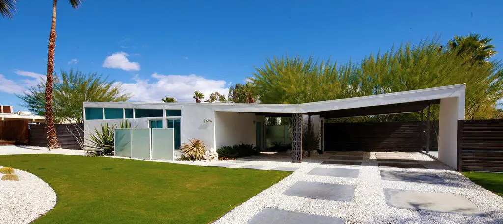 racquet club estates - palm springs - william krisel house exterior - darren bradley