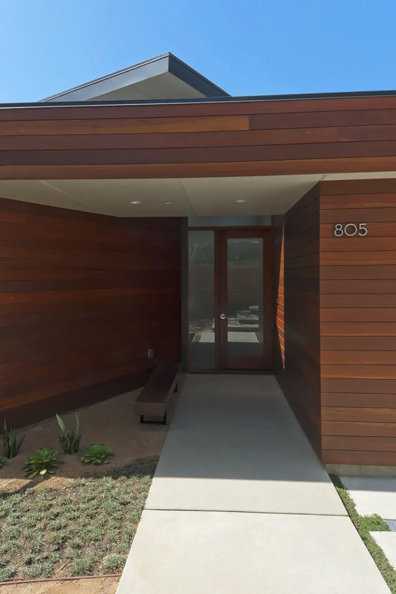 Crestwood Hills - Nonzero architects - Broom Way Residence exterior entrance