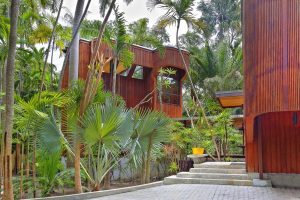 Modernist house by Alfred Browning Parker outside