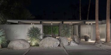 donald wexler house in palm springs front night