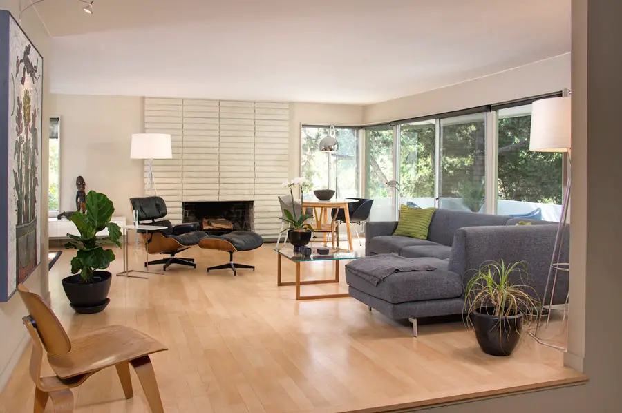 Mid Century in Beachwood Canyon living