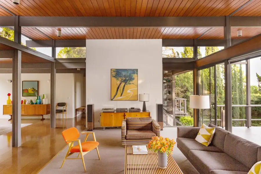 mid-century house by Thomas A. Dismukes in Pasadena living room