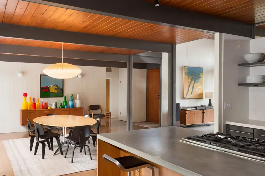 mid-century house by Thomas A. Dismukes in Pasadena kitchen