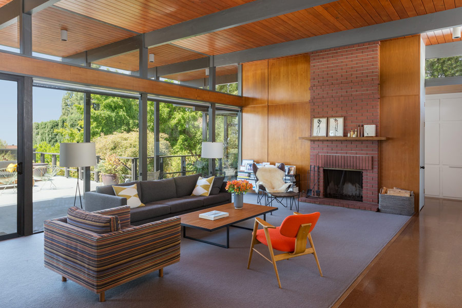 mid-century house by Thomas A. Dismukes in Pasadena living room
