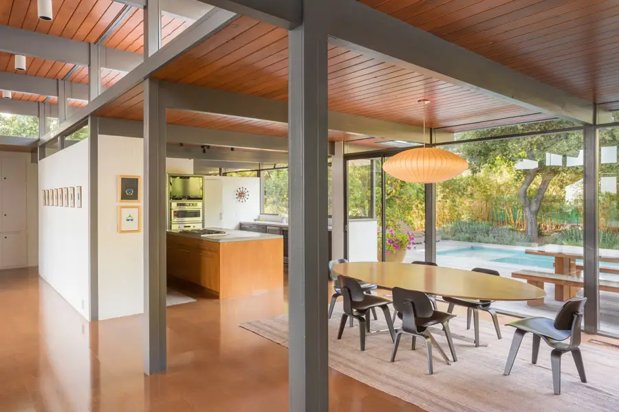 mid-century house by Thomas A. Dismukes in Pasadena kitchen