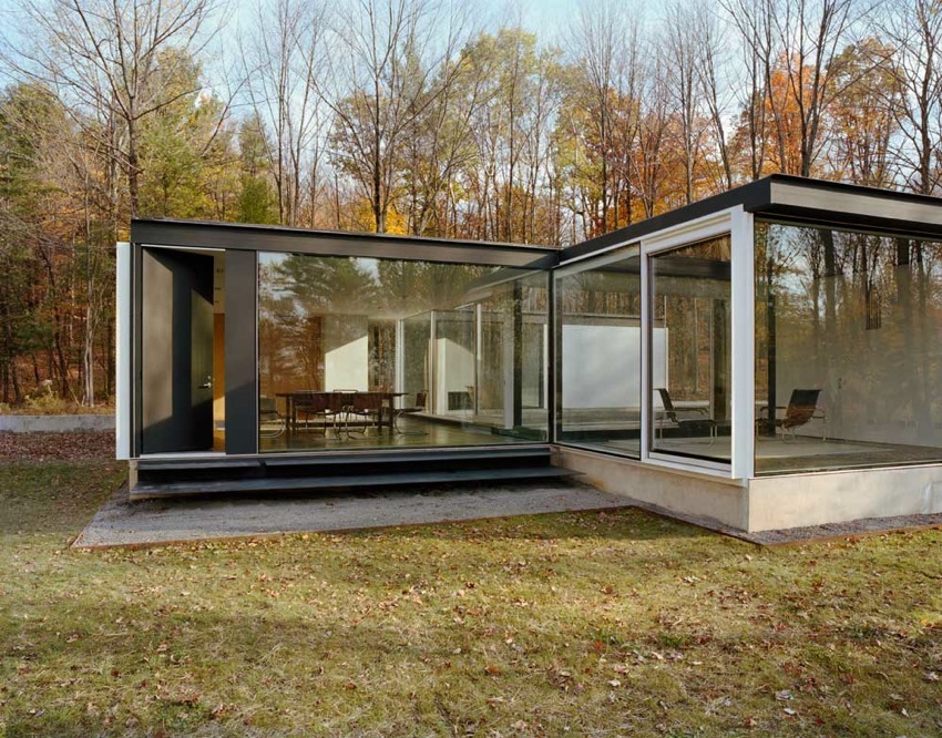 modern glass house - Michael Bell exterior living