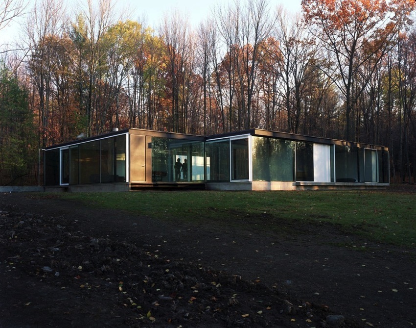modern glass house - Michael Bell exterior