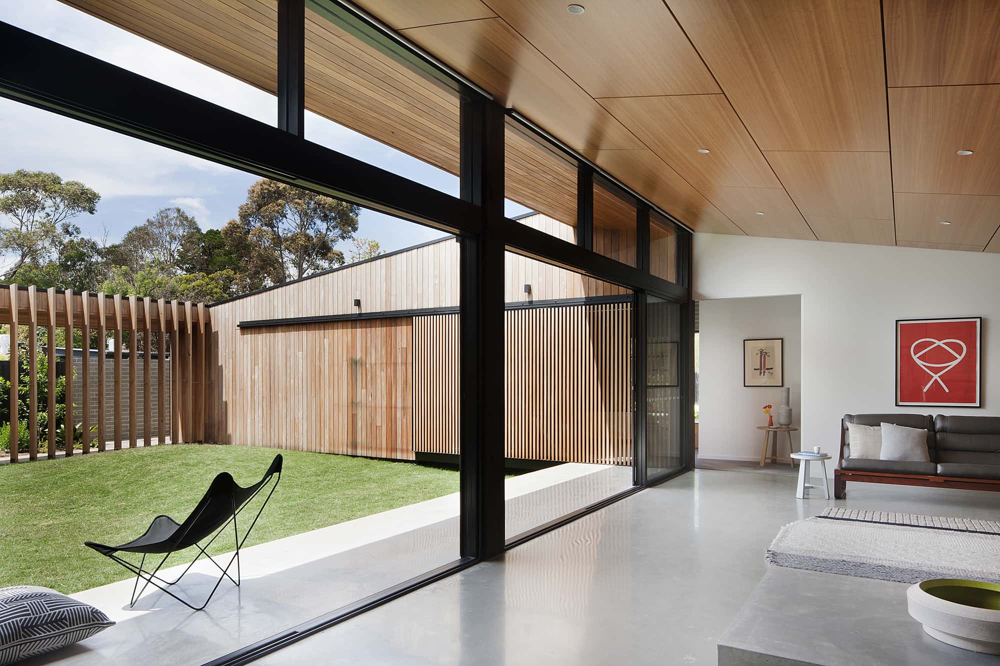 modern house - Hover House - Bower Architecture living room