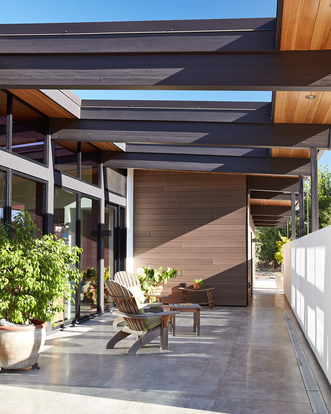 mid-century house renovation by Klopf architects in Sacramento - patio