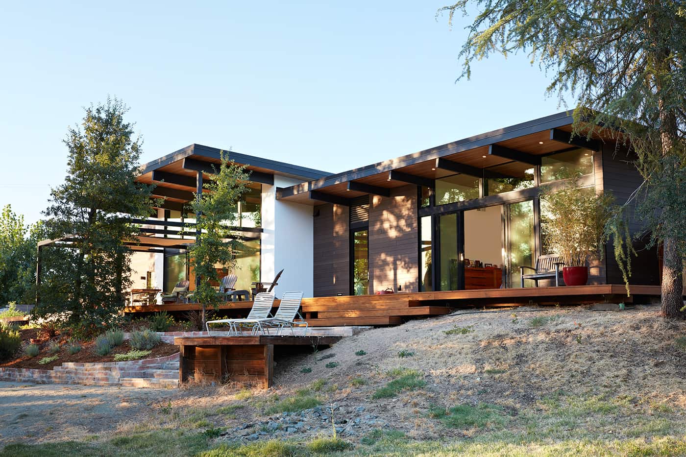 mid-century house renovation by Klopf architects in Sacramento - exterior