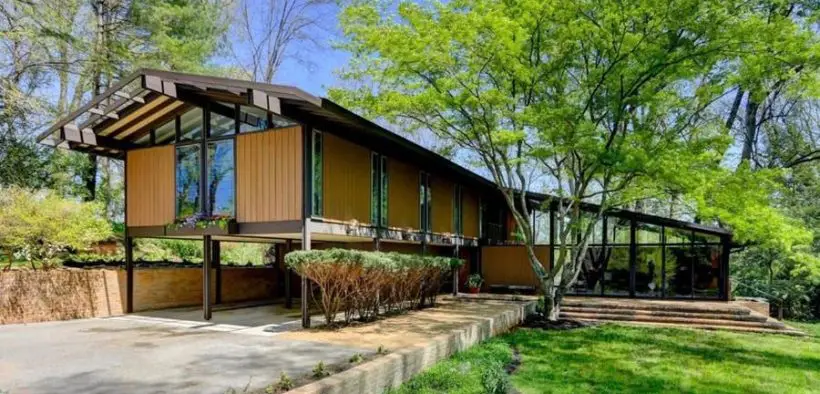 Mid Century house in Knoxville - exterior