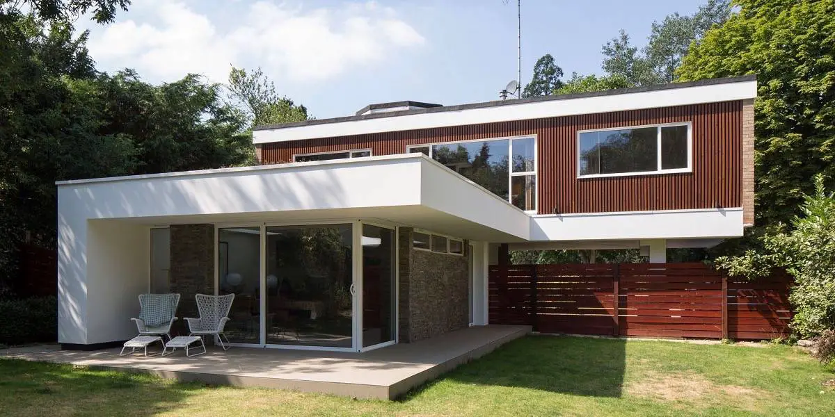 mid-century in Ducketts Mead _ Clear Architects - back view