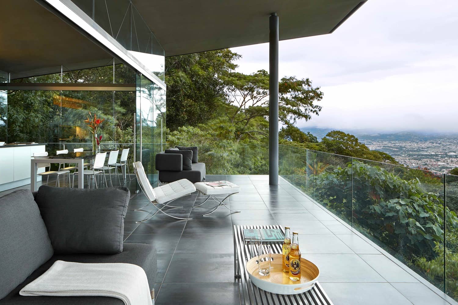 modernist house - costa rica - Cañas Arquitectos - terrace