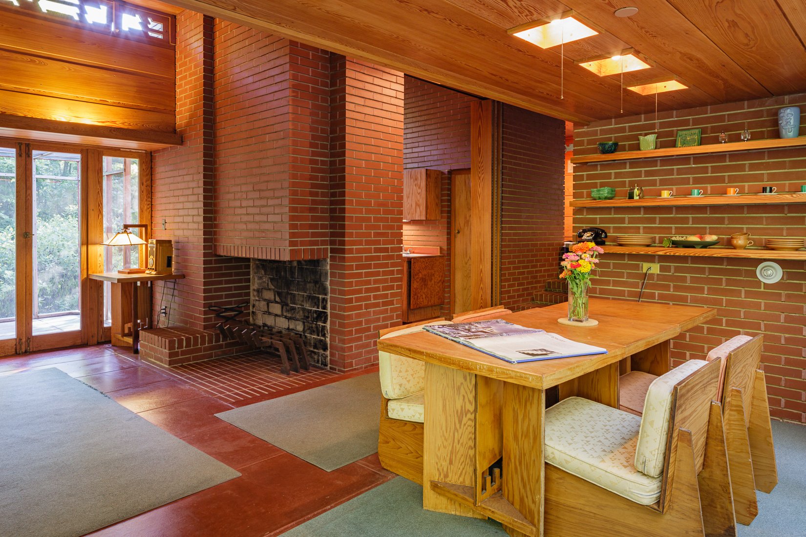 Frank Lloyd Wright Pope Leighey house - dining area