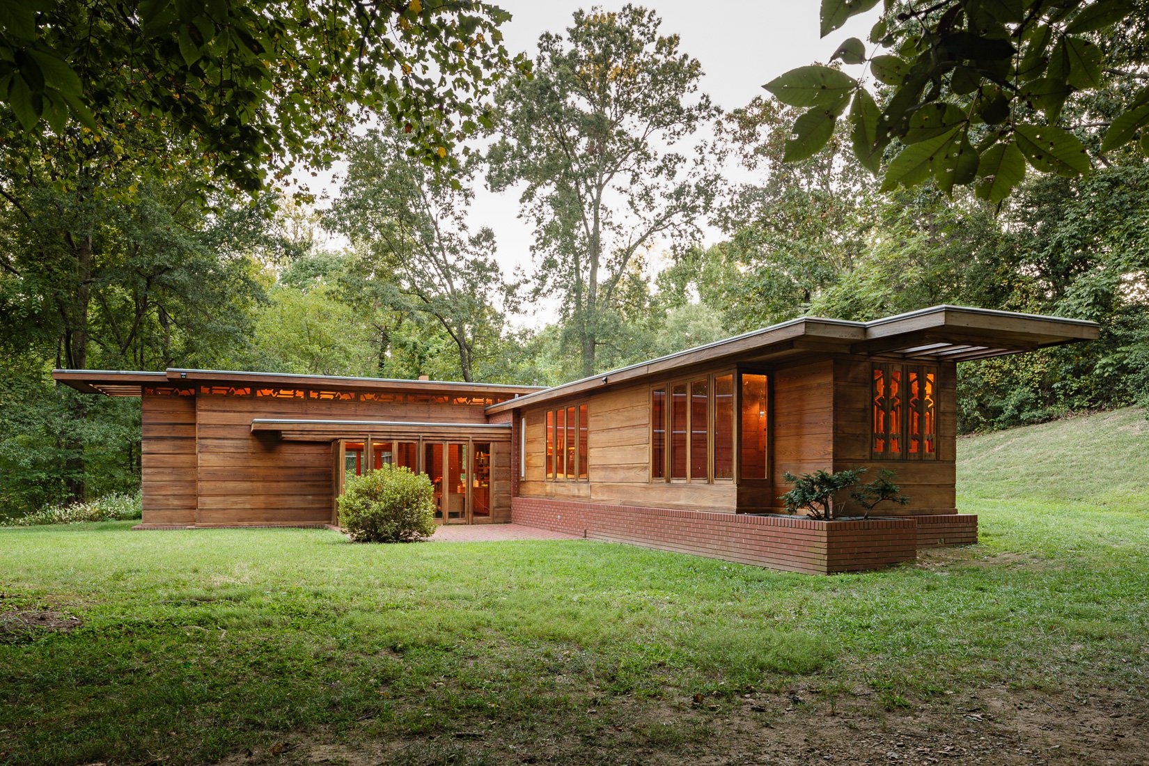 Frank Lloyd Wright Pope Leighey house - exterior