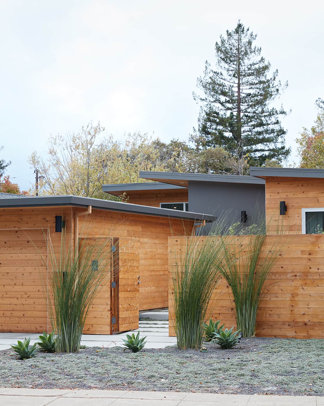 Eichler house San Carlos California_Klopf architect - front