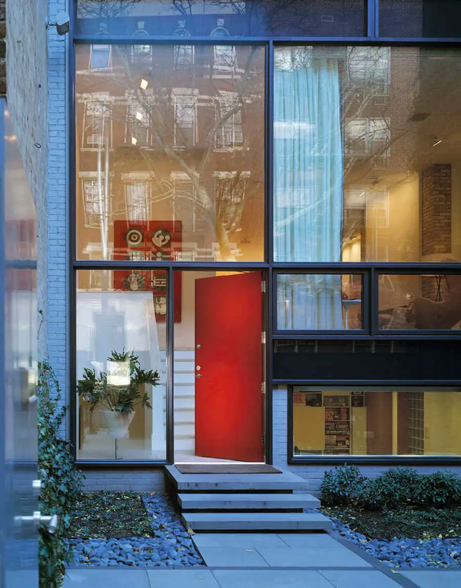 New York modernist Townhouse by Alexander Gorlin - entrance