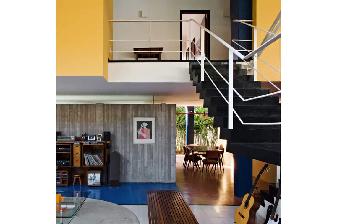 Modernist residence - architect Vilanova Artigas - living
