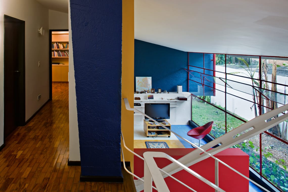Modernist residence - architect Vilanova Artigas - second floor