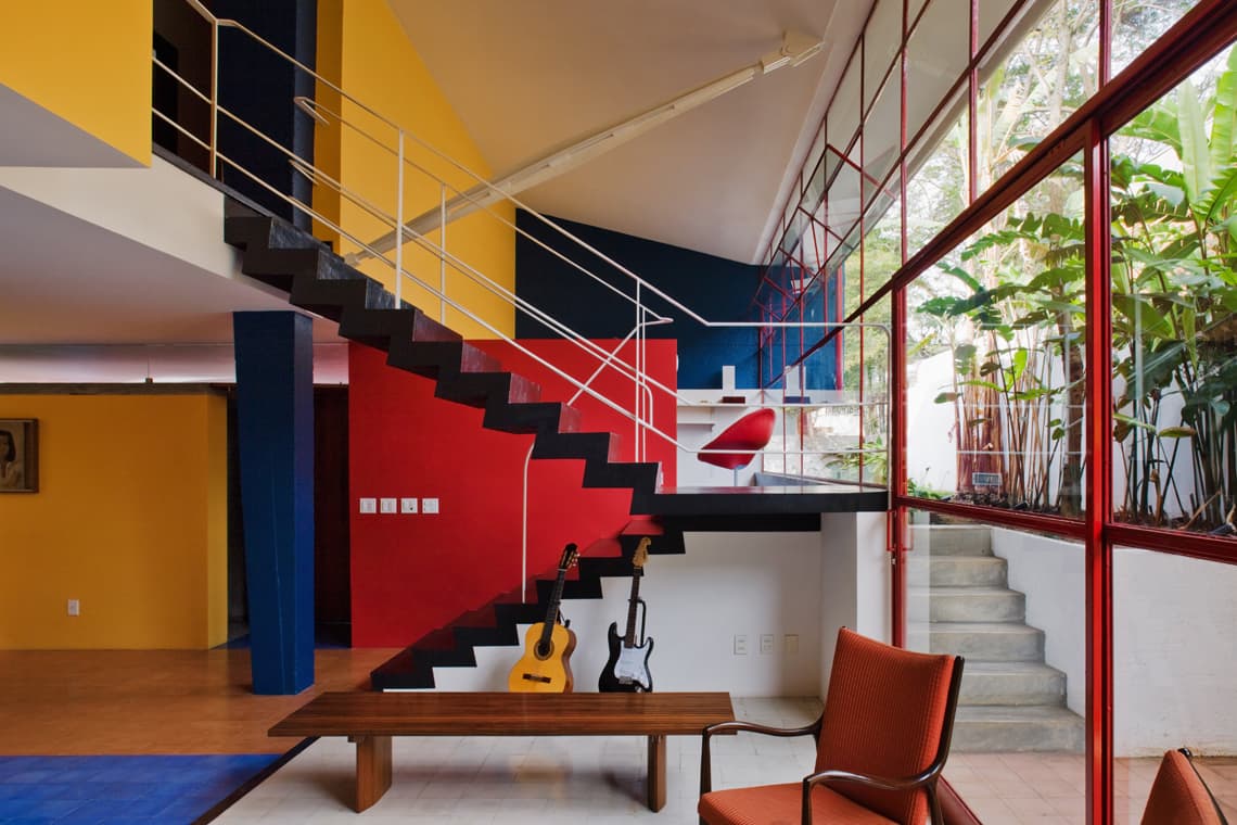 Modernist residence - architect Vilanova Artigas living