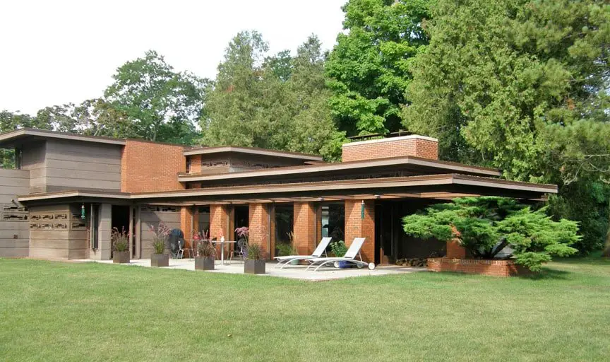 Frank lloyd wright - schwartz house - exterior