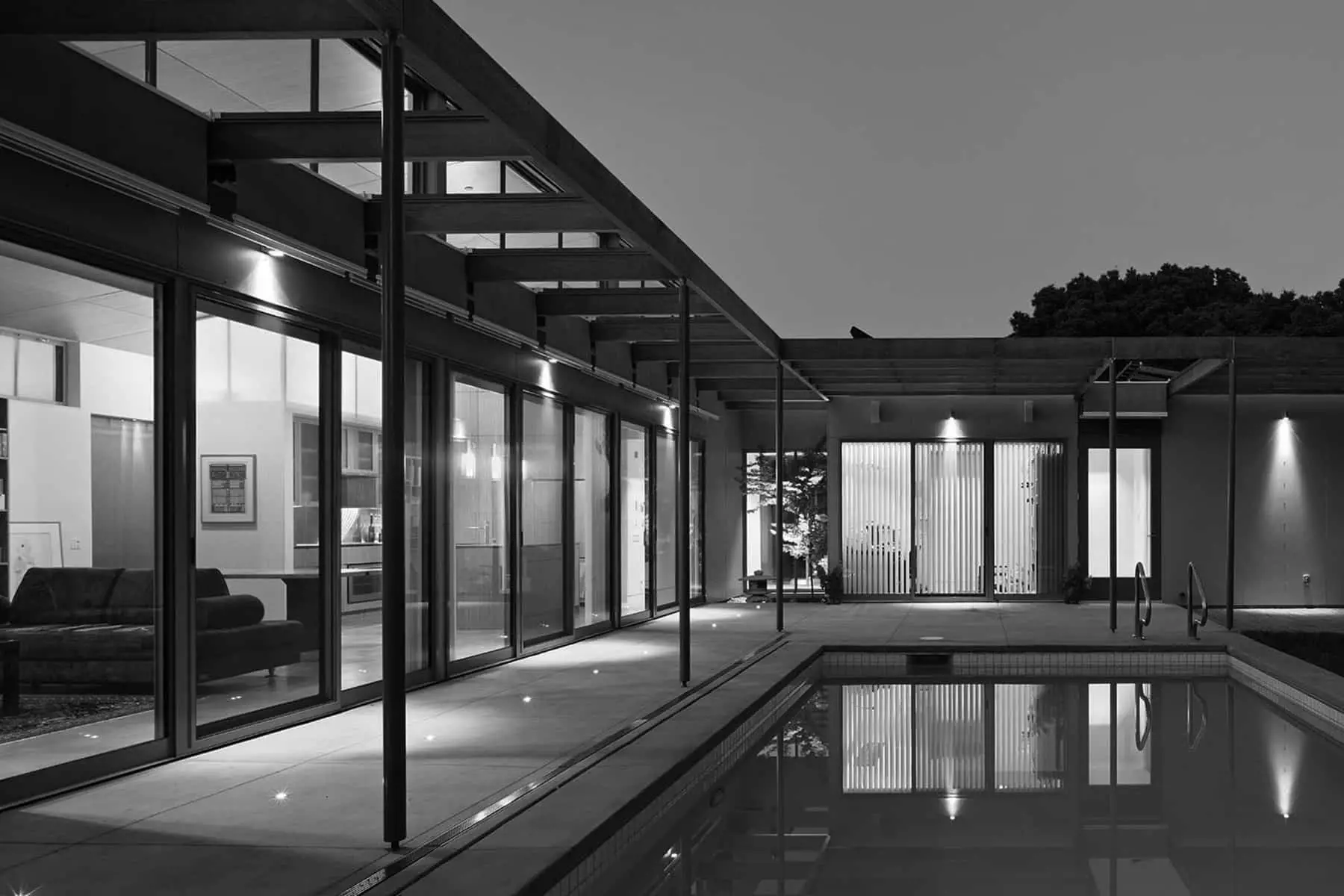 case study house inspired modern house - LMSA architects - pool night