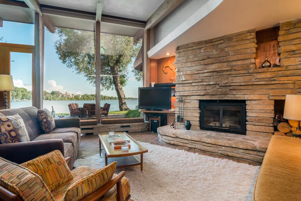 mid-century lake-house---Russell-Barr-Williamson - living