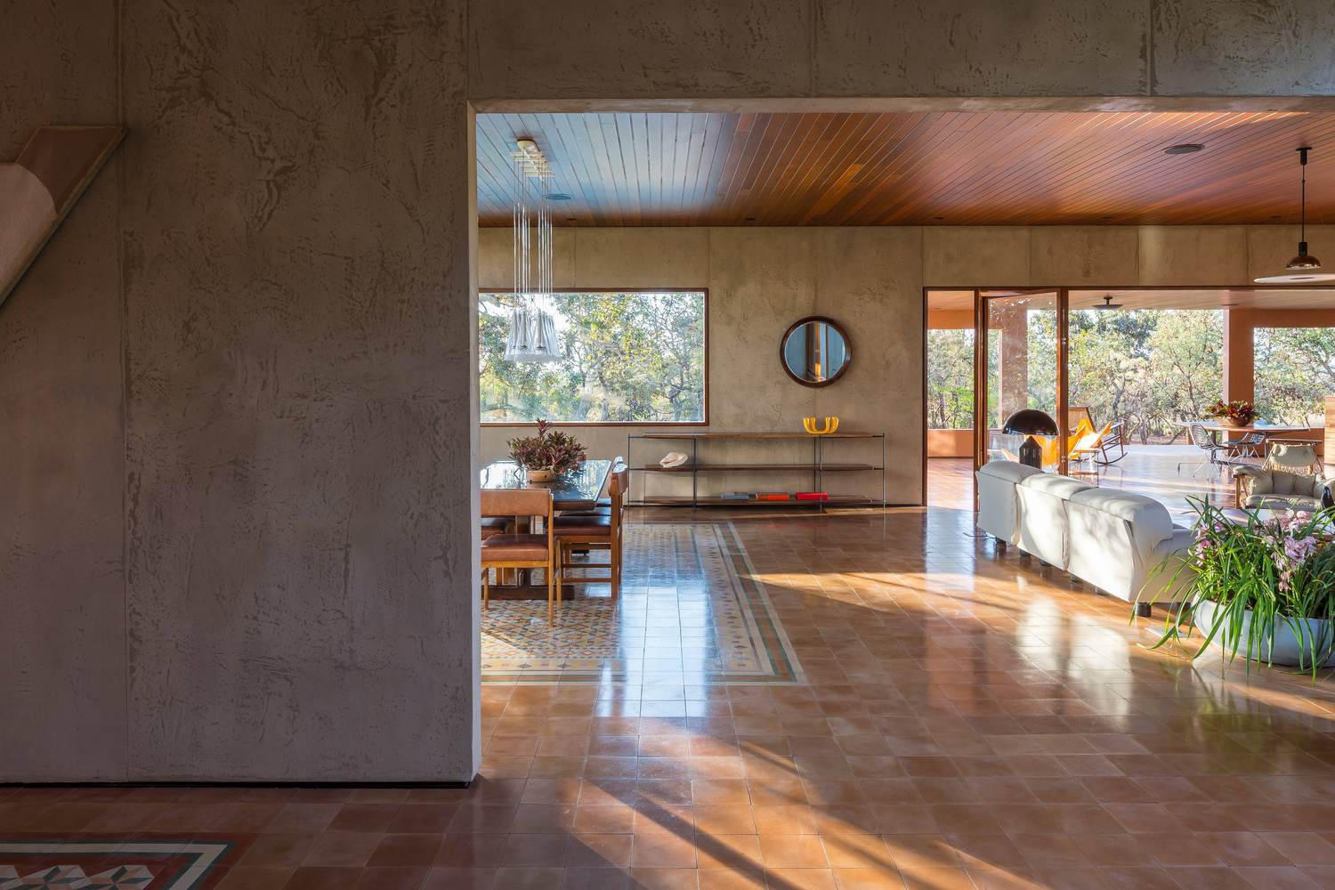 modernist brazilian casa 28 - lamas architecture_ living