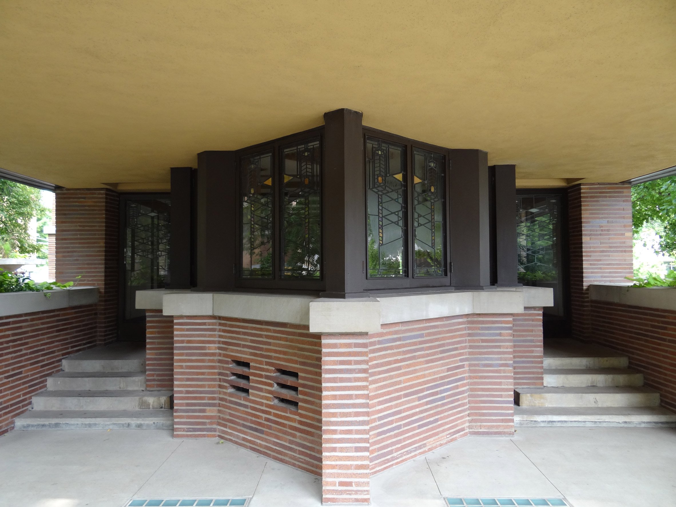 robie-house-illinois-frank-lloyd-wright - entrance