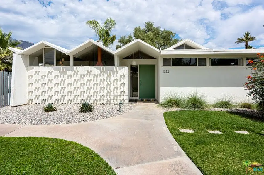 Barry Berkus mid-century house Palm Springs - front