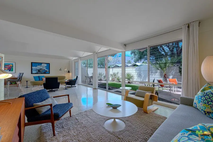 Barry Berkus mid-century house Palm Springs - living